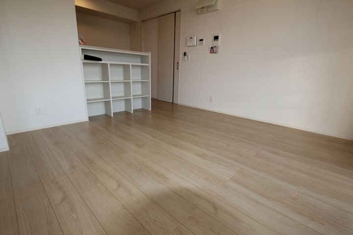 プレンティー新徳田0301の居間