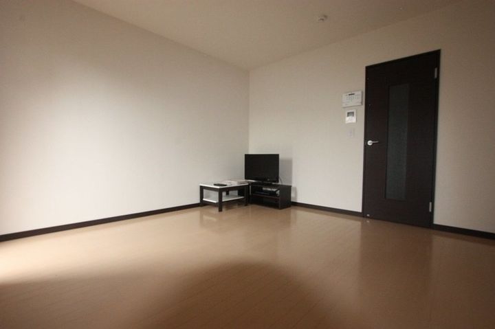 クレイノいずえ201の居間