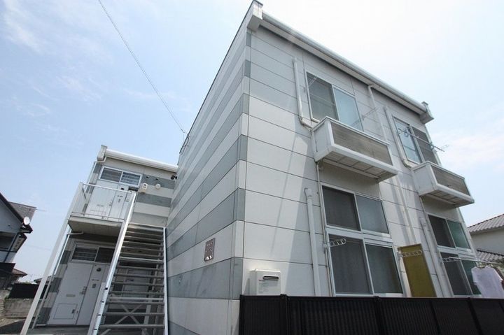 レオパレス久松台204の外観