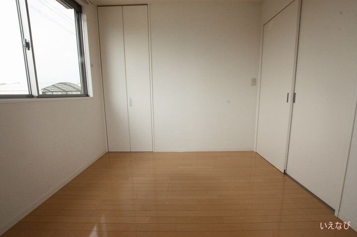 グランラシュレ C棟103の寝室