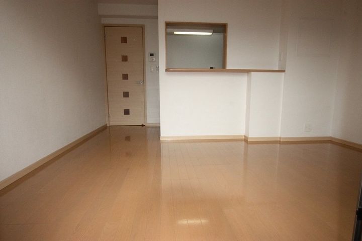 ベルフロンテ301の居間