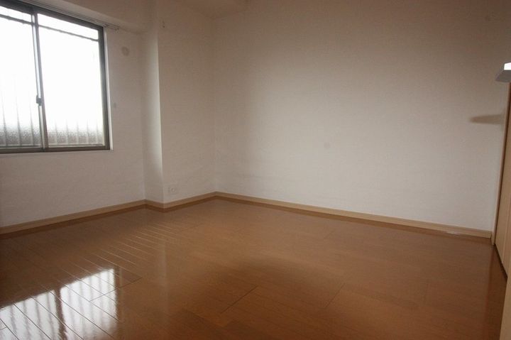 ベルフロンテ301の寝室