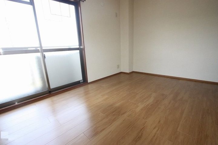 アンソレイエ302の寝室
