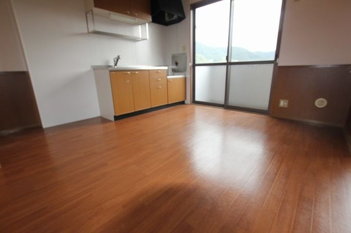 セジュール新市 B棟0202の居間