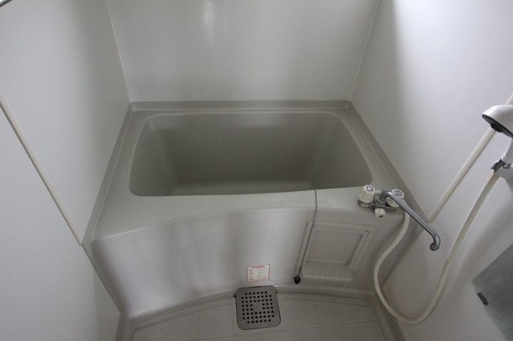 セジュール新市 B棟0202の風呂