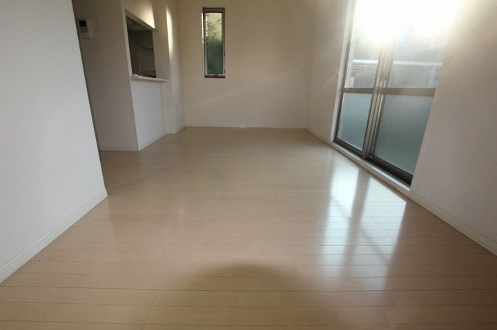 グランマスト多治米 C棟101の居間