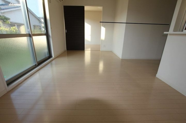 グランマスト多治米 C棟101の居間