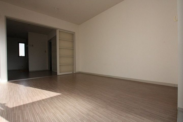 プレステージ B棟201の寝室