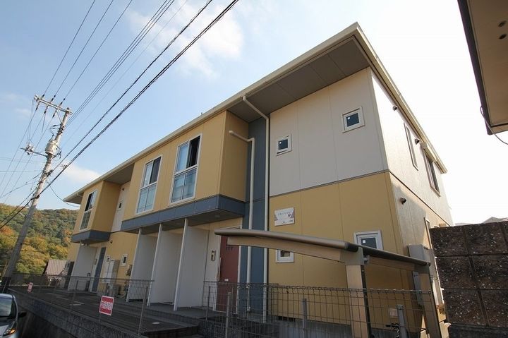 グランドメゾン仲 壱番館102の外観