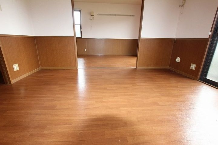 セジュール新市 B棟0201の居間