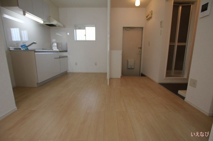 エステート・リバーD0102の居間