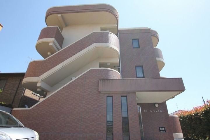 ドミールソレイユ105の外観