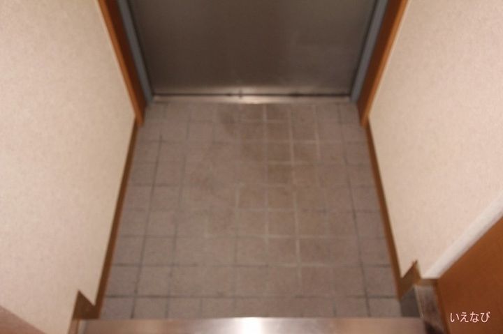 レイクタワーマンション602の玄関