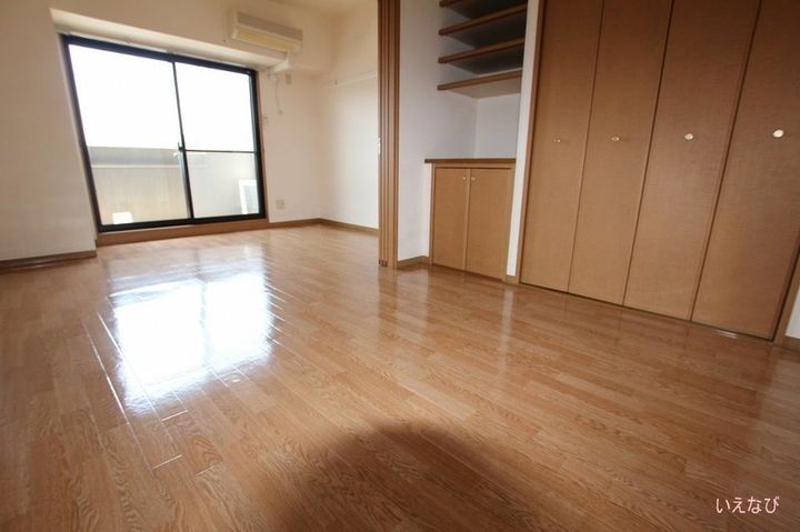 レイクタワーマンション602の居間