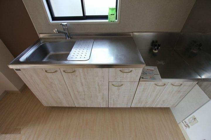 ディアス山手 B棟102のキッチン