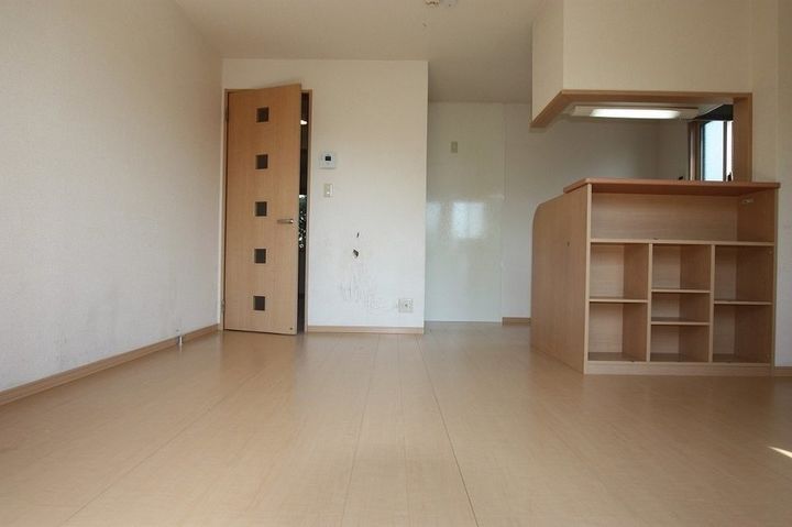 グレイス C棟102の居間