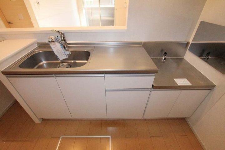 セレーナ B102のキッチン