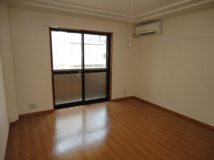 レジデンス明神206の居間