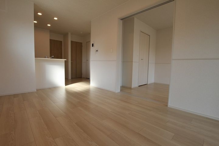 クールメゾン江原0103の居間