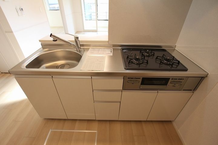 クールメゾン江原0103のキッチン