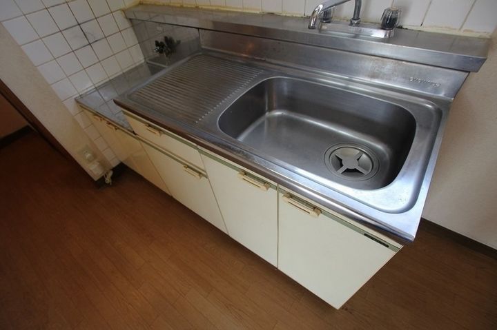 コーポ サンスカイ2201のキッチン