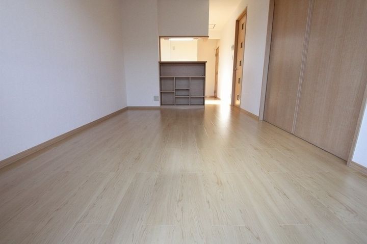 ローズコートヤマサ B棟0203の居間