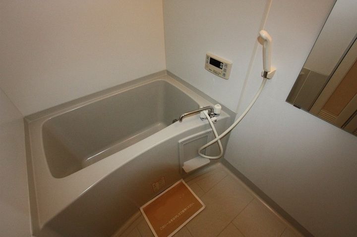 ローズコートヤマサ B棟0203の風呂