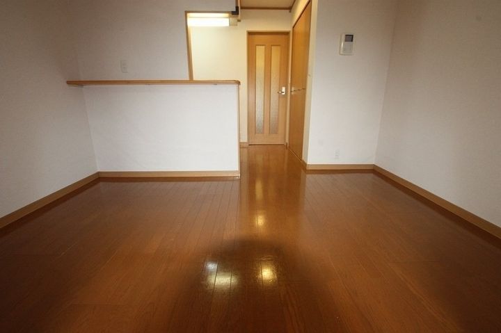 ドミール蔵王0206の居間