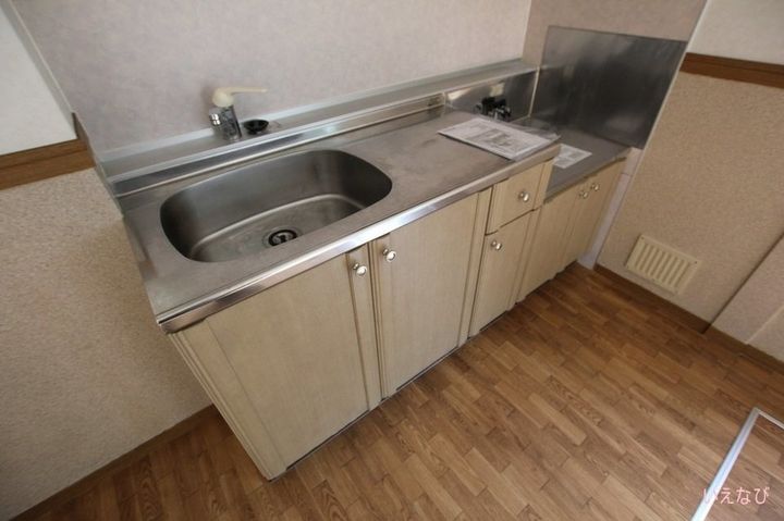 ファミール宝102のキッチン