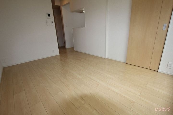 サニー・ハイフラット0203の居間