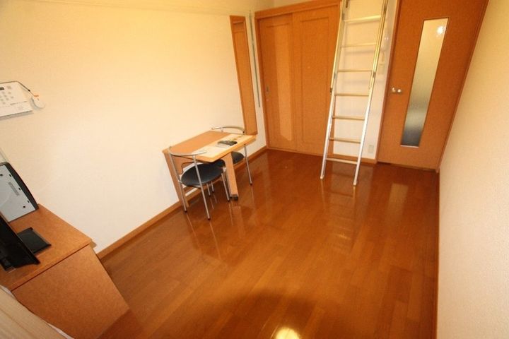 レオパレスコンフォート102の居間