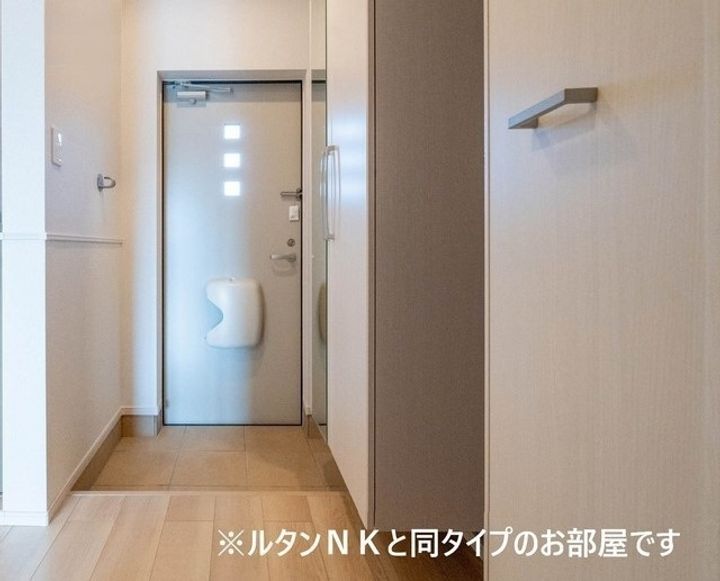 ハーモニー 安福 B102の玄関