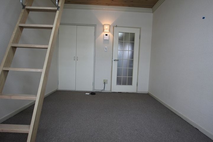 クリスタ松永204の居間