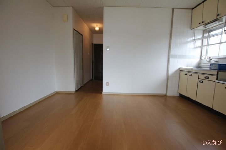 リバーラッキー201の居間