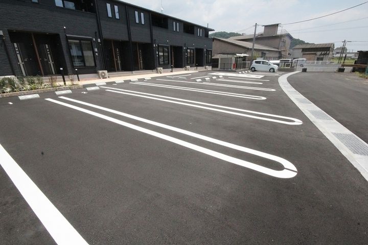 ドウェル ナルシサス0105の周辺