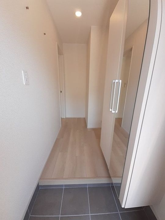 ライフランドF0102の玄関