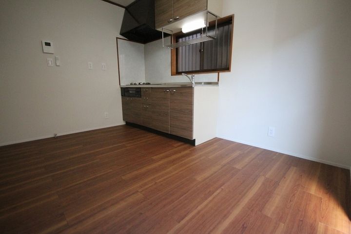 広島県福山市曙町2丁目2-15-4(一戸建)の賃貸物件4の居間