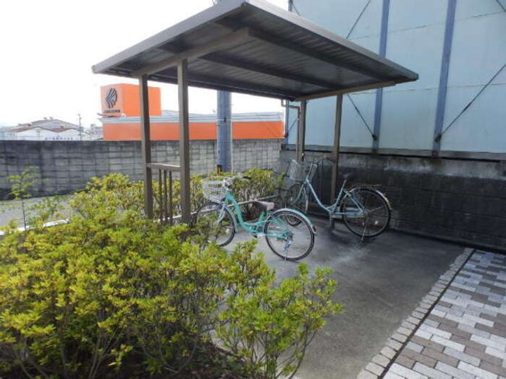 ラヴィアンローズ C棟201の周辺