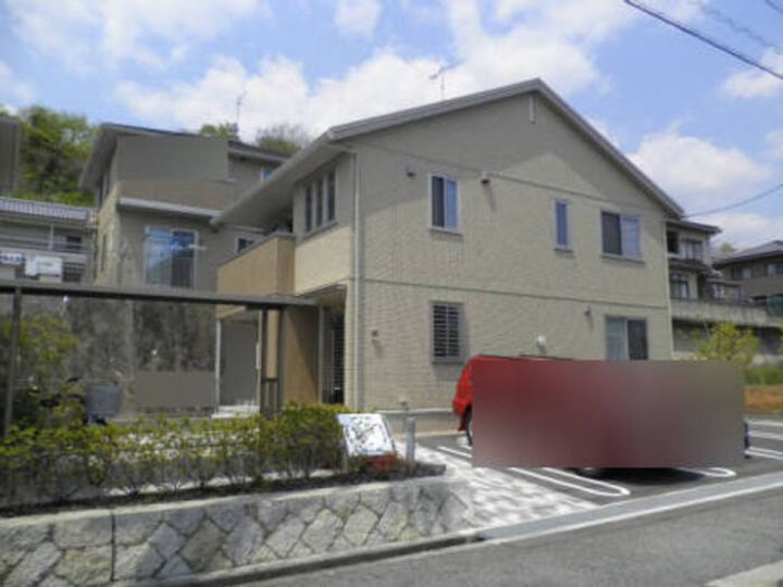 ラヴィアンローズ C棟201の外観