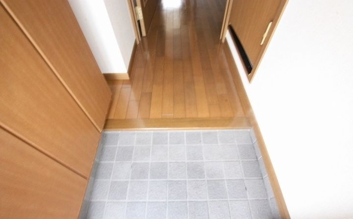 メゾンリーブルB201の玄関