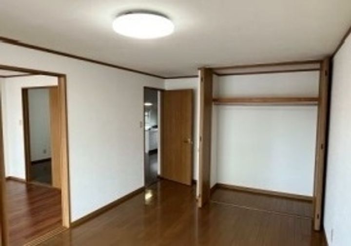 クレセント道三0102の内装