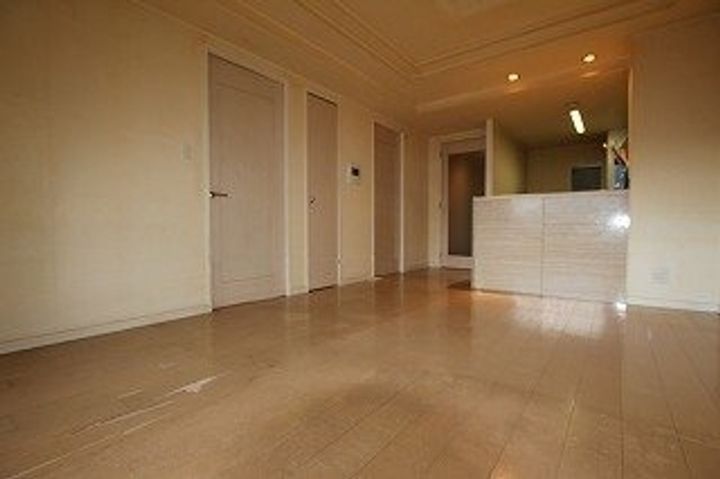 アルファステイツ福山駅前404の居間
