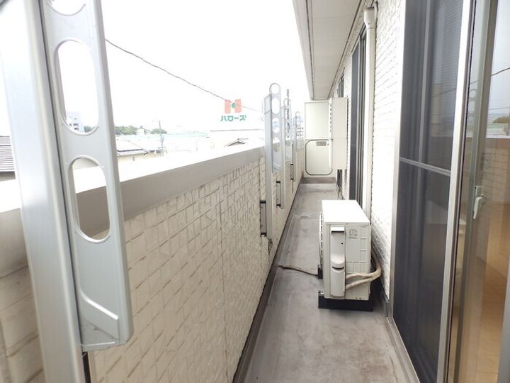 ファミーユスクエアー B棟302の周辺