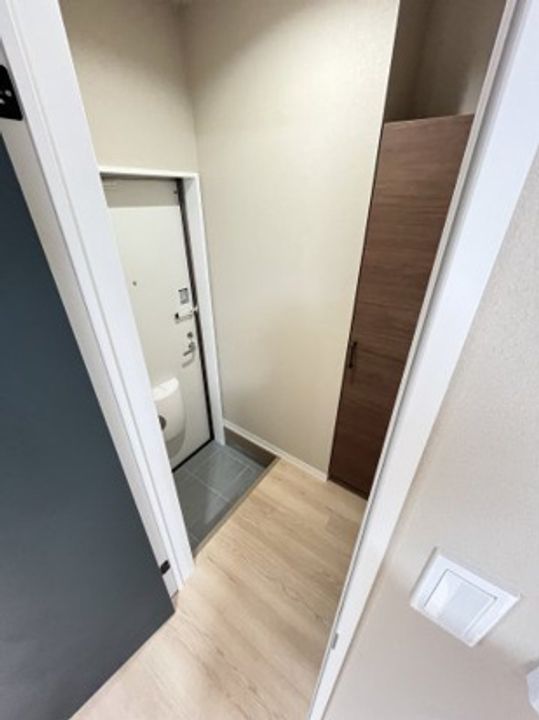 マジェステ A棟0103の玄関