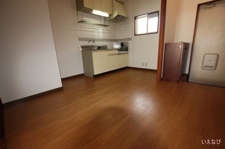 サンラビアン川口B202の居間