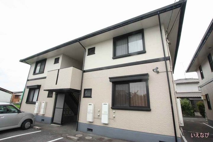 ハイカムール弐番館0102の外観