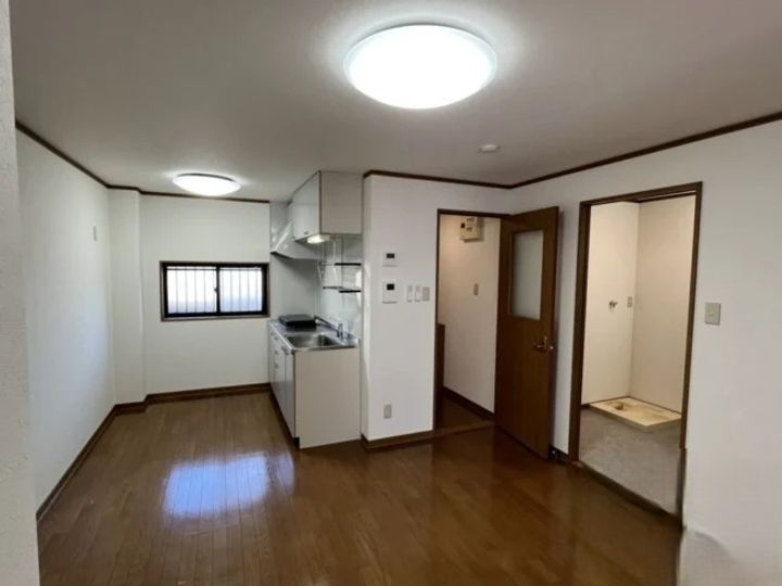 クレセント道三0202の居間