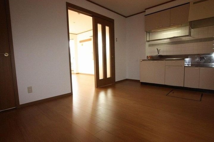 やまなみロイヤルB0103の居間