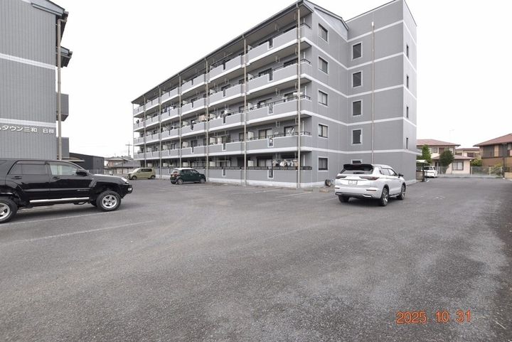 ドリームタウン三和A棟501の外観