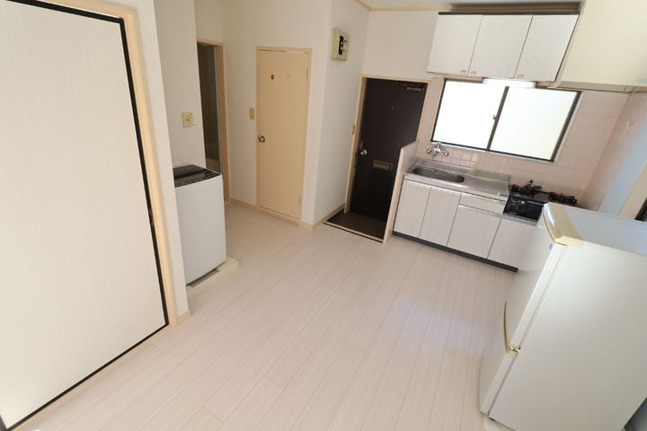 ハイツフレンド高崎Ⅱ・Ⅲ 前橋高崎の中間に位置するお部屋 シャワー付独立洗面台新設202のキッチン